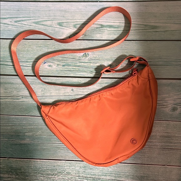 GAIAM Vibrant Orange Crossbody Bag - Picture 1 of 4